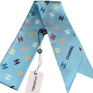 NWT! Fashion 100% Silk blue double sided Tweely